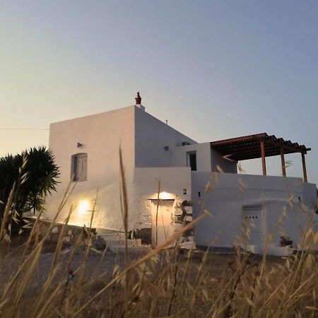 Haroto Suites Trypiti Exterior foto